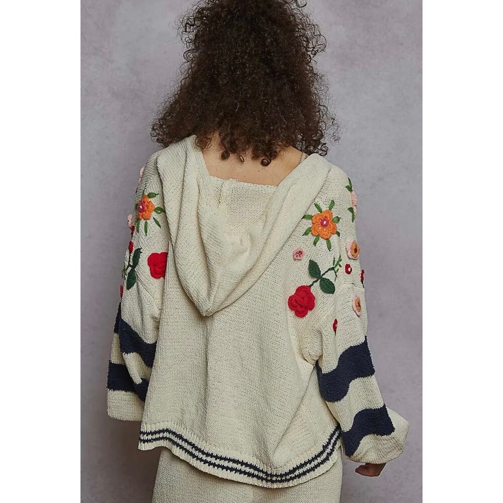 POL Stripped 3D Embroidered Zip-Up Hoodie in Cream and Navy - Picture 4 of 5